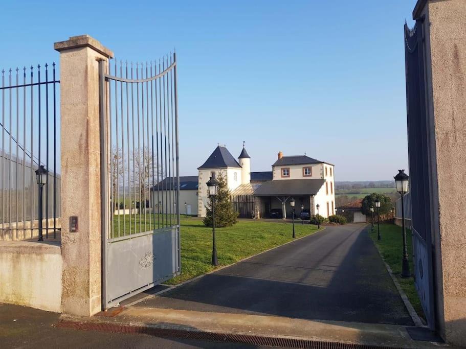 Le Logis Cholet 49300 Lieu Exceptionnel En Famille Ou Amis Βίλα Mazieres-en-Mauges Εξωτερικό φωτογραφία